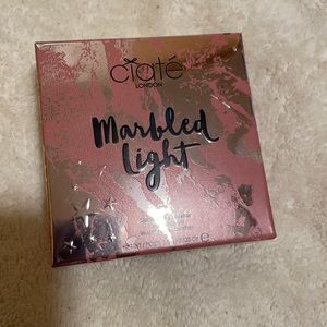 Ciate marbled light blush